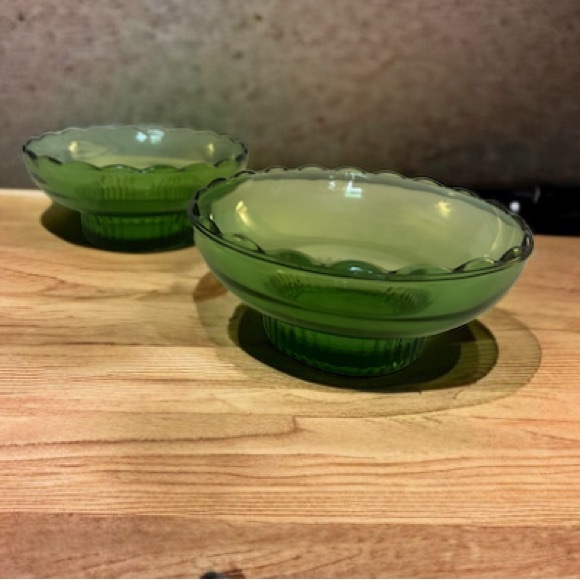 Vintage 1950's E.O. Brody CO. M2000 Cleveland Ohio Green Glass Dish Bowl Scallop - Picture 2 of 5